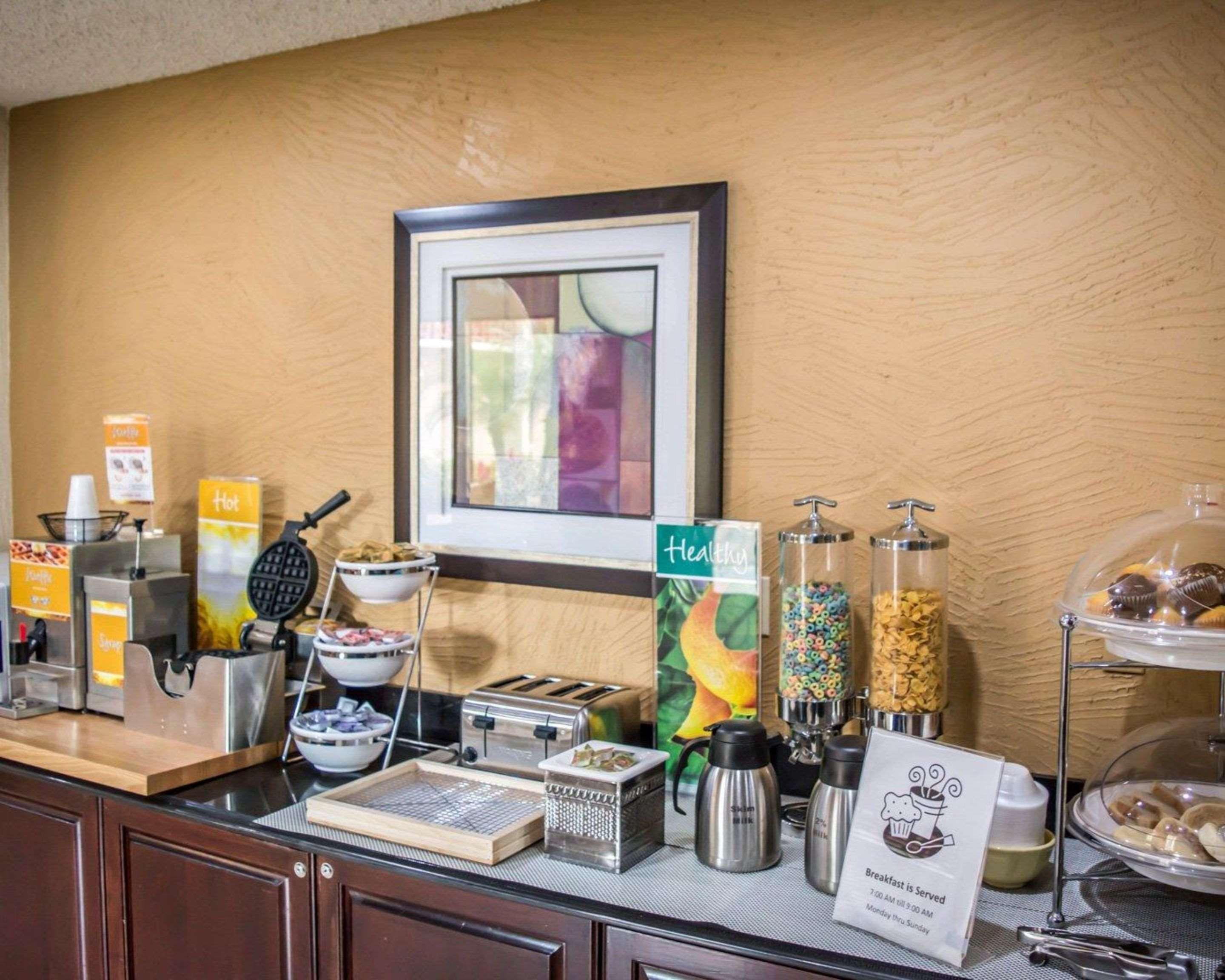 Clarion Pointe Tampa-Brandon Near Fairgrounds And Casino Hotel Mango Bagian luar foto
