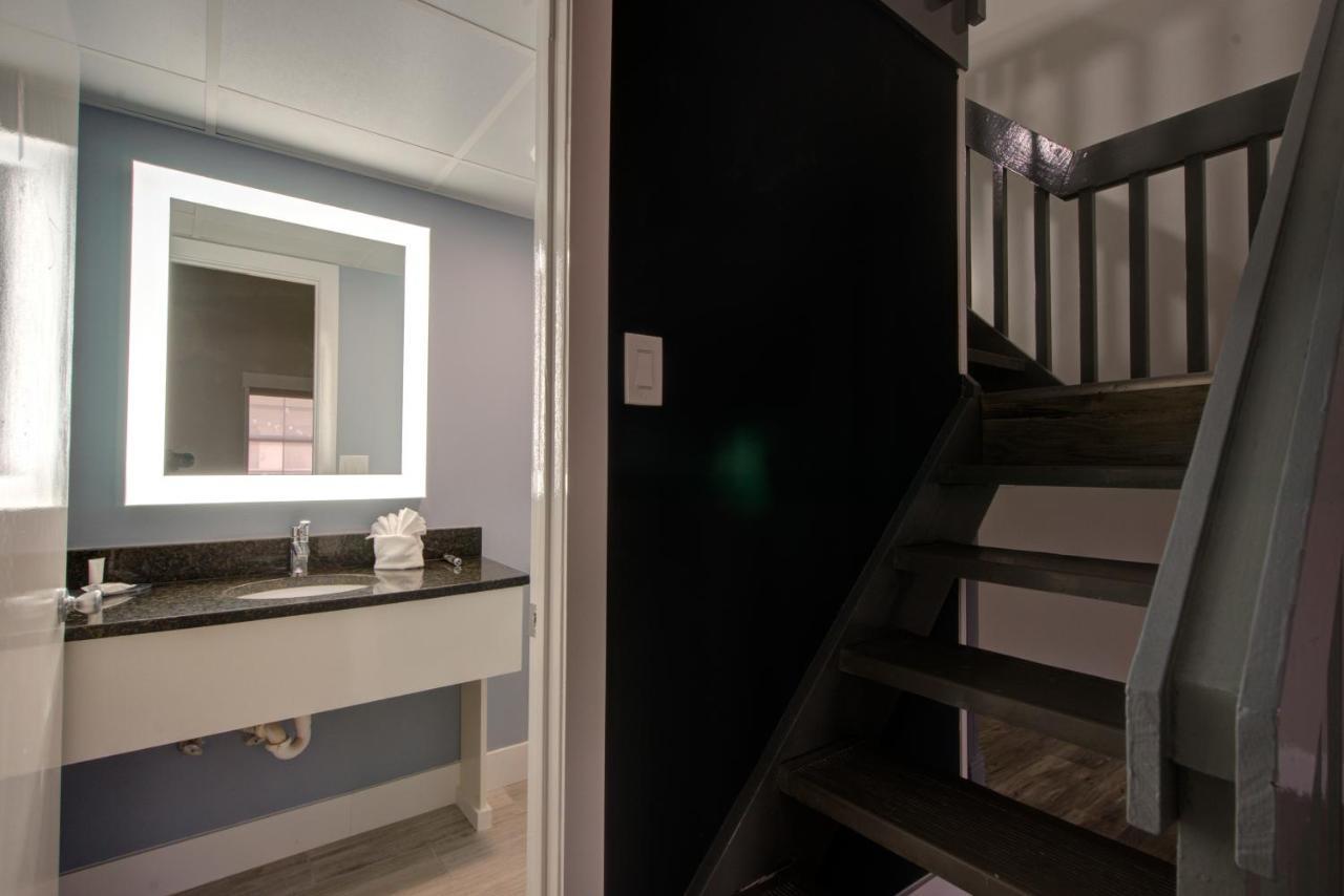 Clarion Pointe Tampa-Brandon Near Fairgrounds And Casino Hotel Mango Bagian luar foto