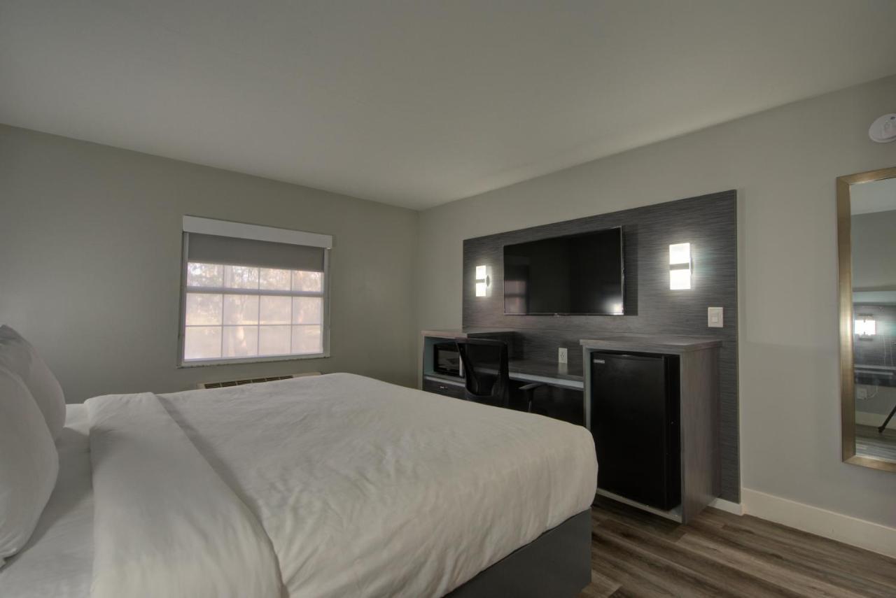 Clarion Pointe Tampa-Brandon Near Fairgrounds And Casino Hotel Mango Bagian luar foto