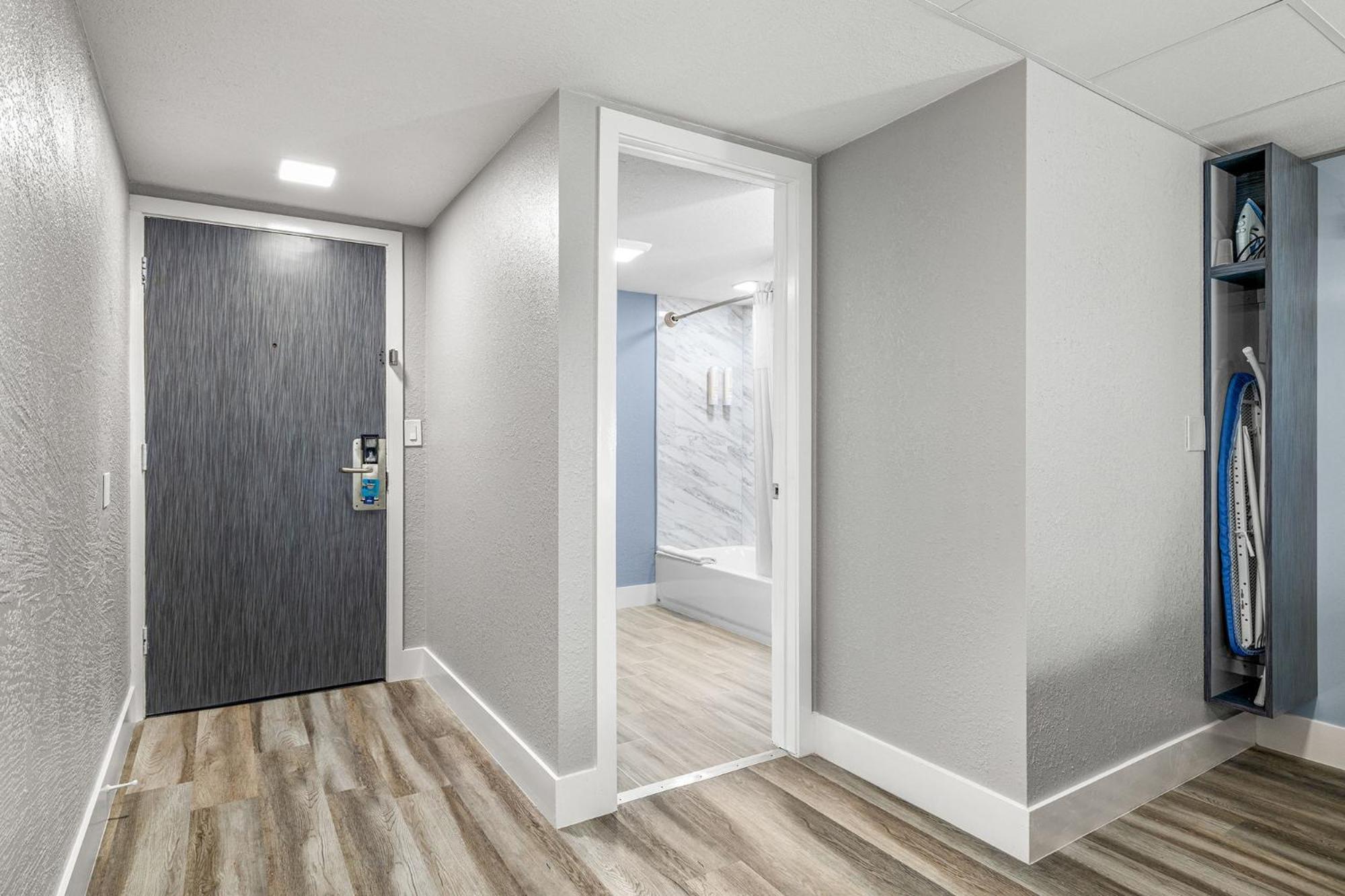 Clarion Pointe Tampa-Brandon Near Fairgrounds And Casino Hotel Mango Bagian luar foto